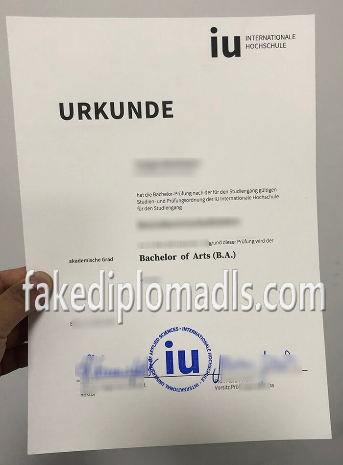 IU Internationale Hochschule Urkunde,  IU Internationale Hochschule diploma